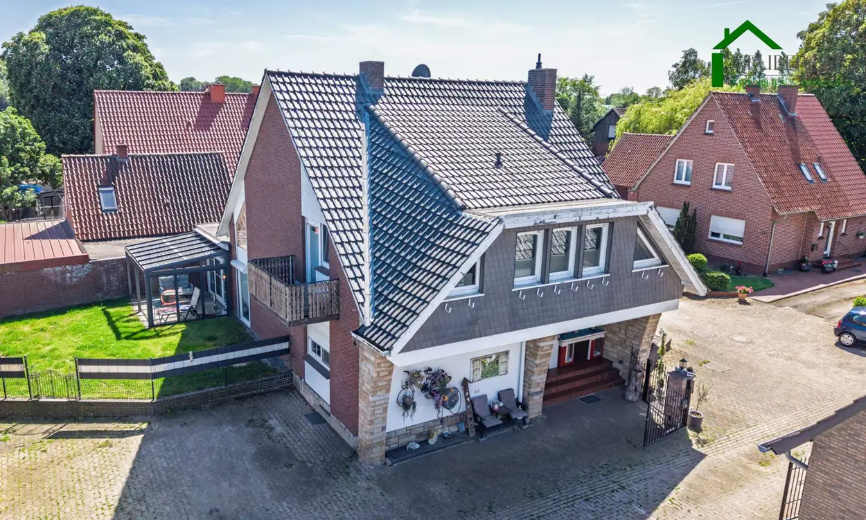 Großzügiges, modernisiertes  Wohnhaus mit Halle auf weitläufigem Eckgrundstück – Bild 2