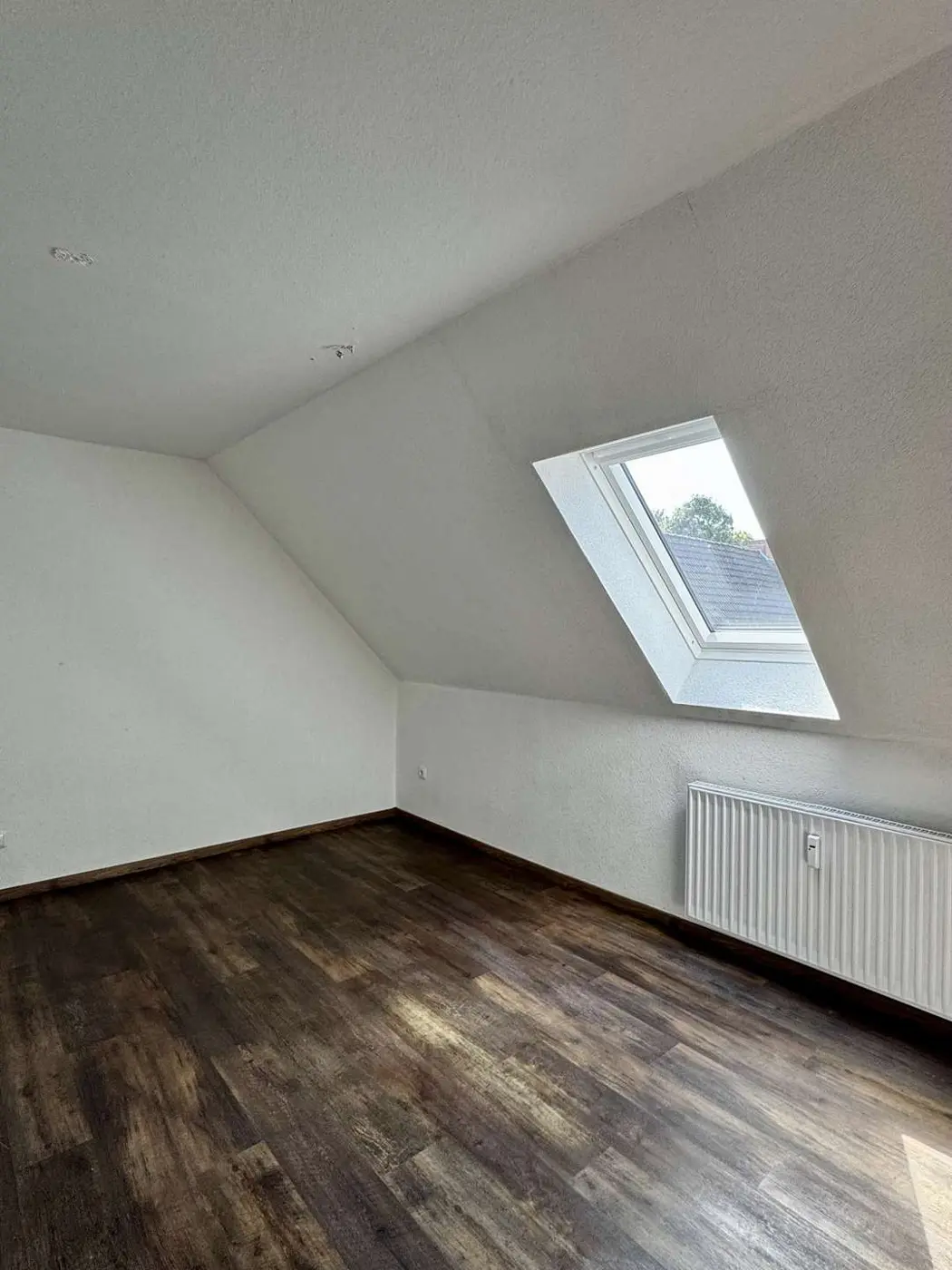 Renovierte, große Dachgeschosswohnung in der Altstadt – Bild 2