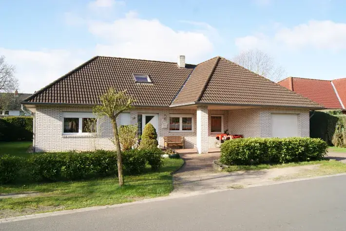 Bungalow mit Garage