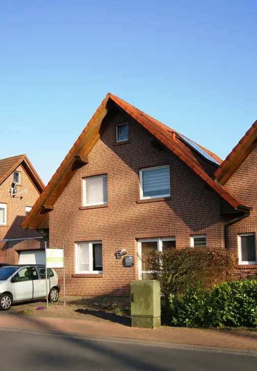 Doppelhaushälfte mit Garage