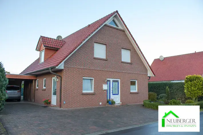 Gepflegtes Einfamilienhaus mit Carport