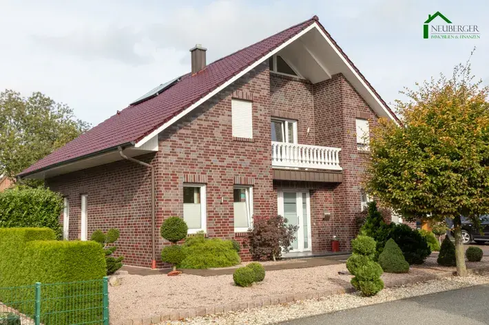 -Keine Käuferprovision- Großzügiges, modernes Einfamilienhaus mit Kamin, Garage und Gartenhaus