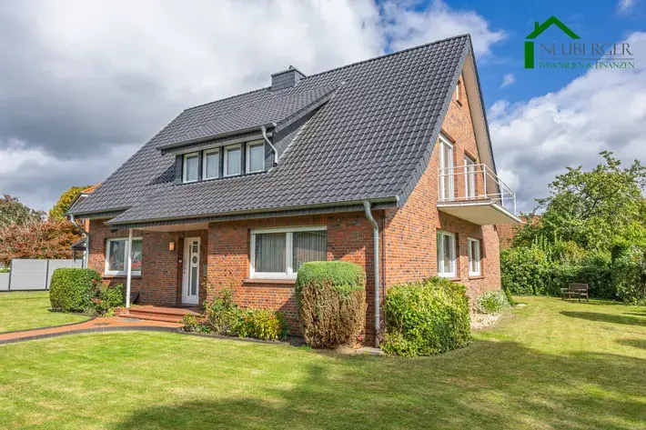 Modernisiertes Ein- oder Zweifamilienhaus mit großem Garten in zentraler Lage