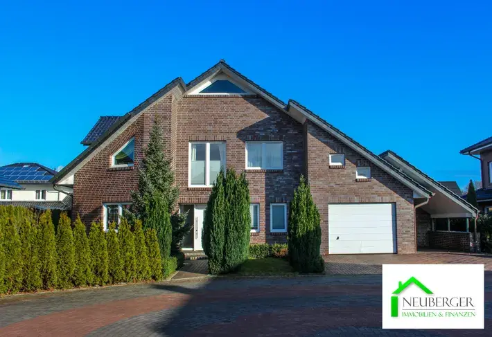 Topgepflegtes Einfamilienhaus mit Garage und Carport